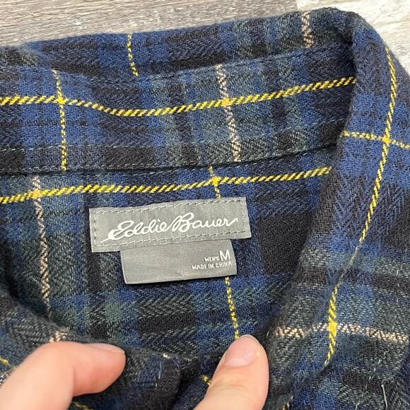 Eddie Bauer Favorite Flannel Tartan Blue Mens M Relaxed Fit Outdoor Button Shirt - Picture 4 of 9